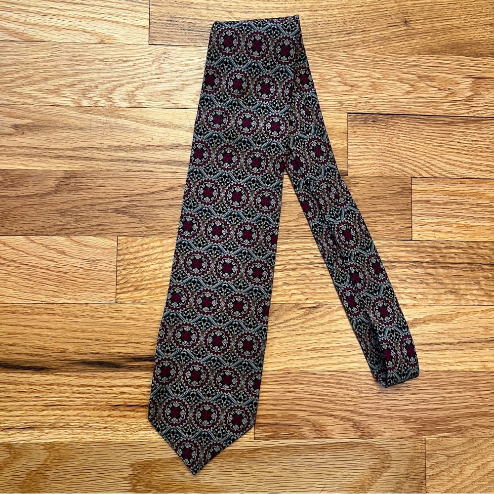 Vintage Valentino 100% Silk Tie Cravatta Necktie Retro Geometric Italian Paisley